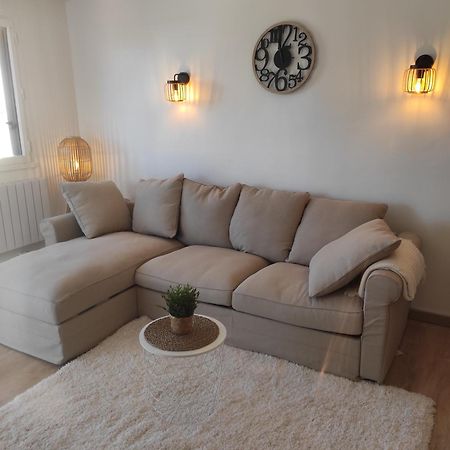 Centre Port,Studio Cosy,Vue Piscine Et Sur Le Parking Prive Ainsi Que Le Mont Saint Martin Agde Exterior photo